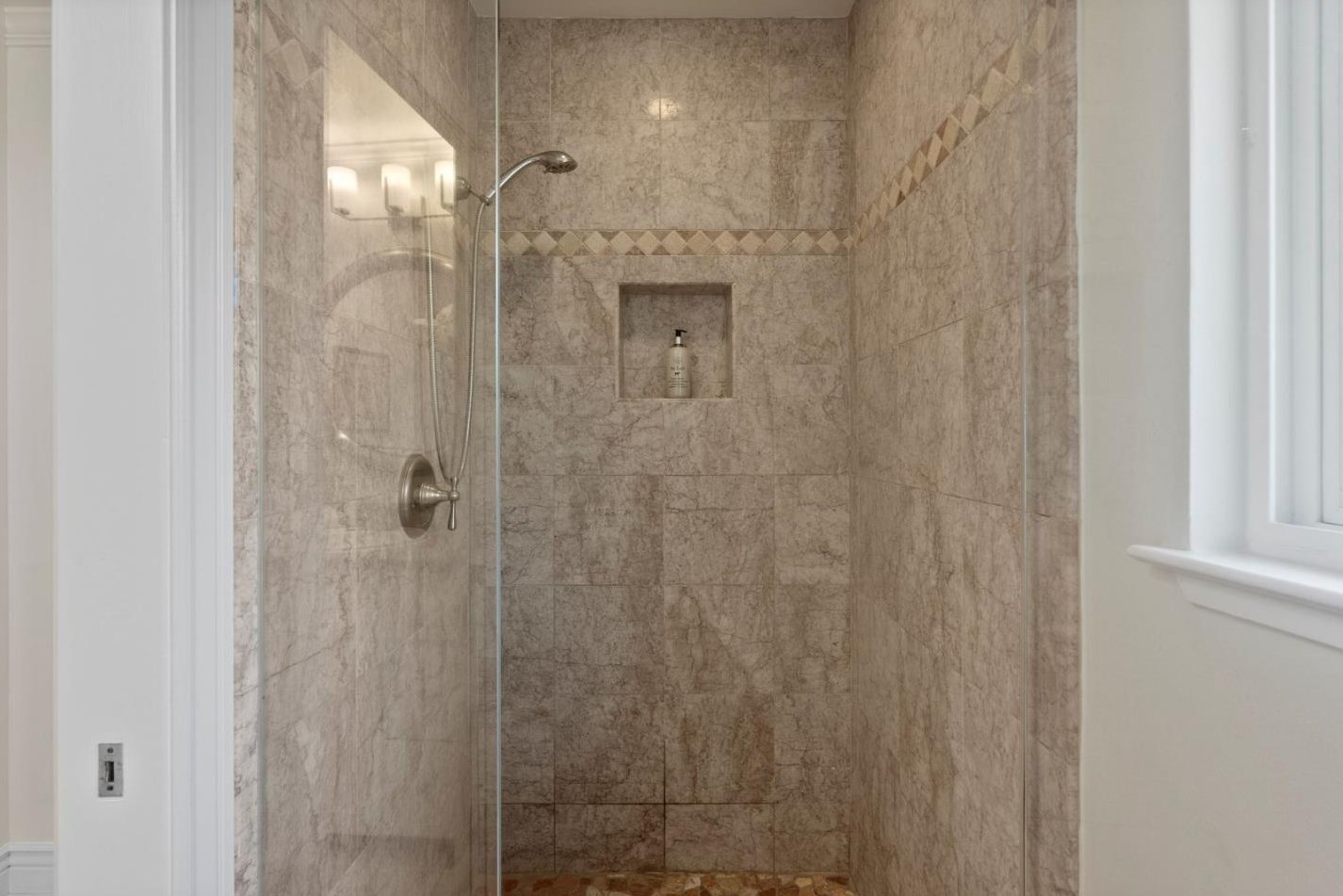 20392 Manoa Ct, Saratoga CA  95070-4909 exterior