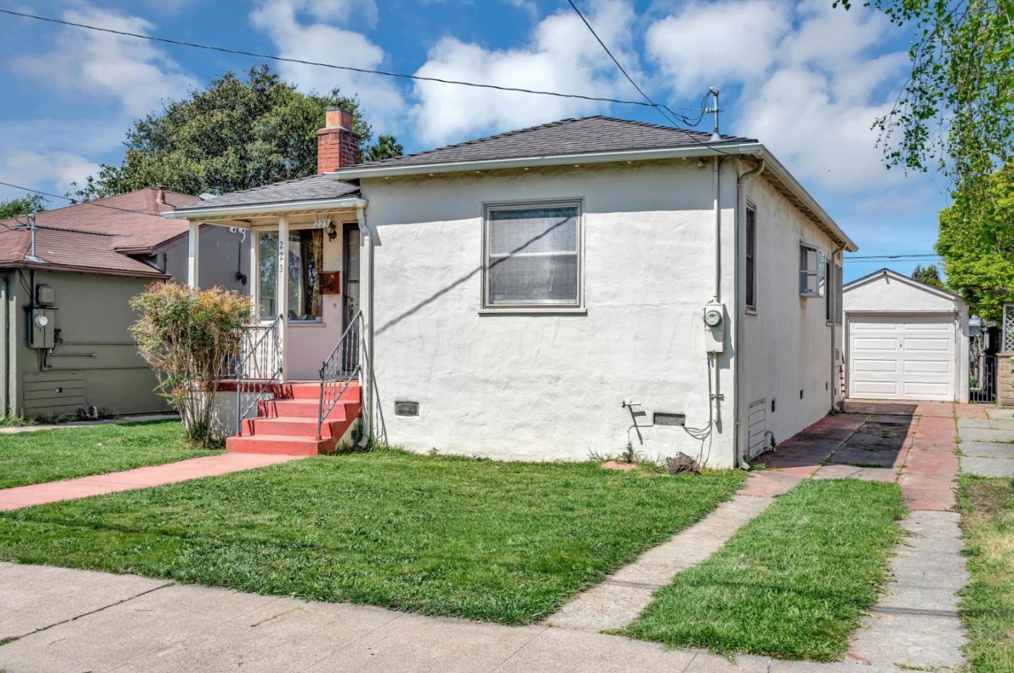 223 Murdock St, Richmond, CA 94804