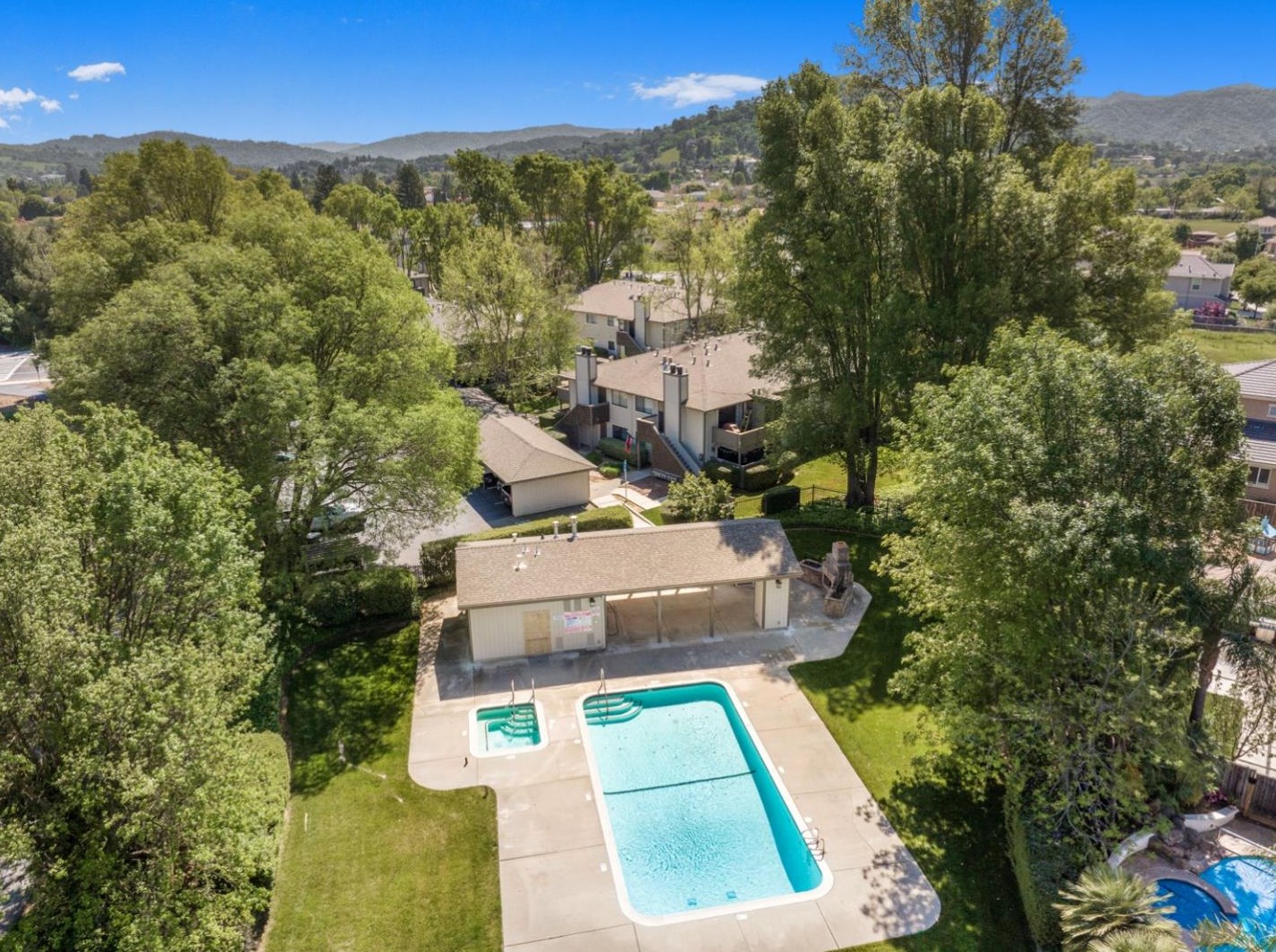 137 La Crosse Dr, Morgan Hill CA  95037-5628 exterior