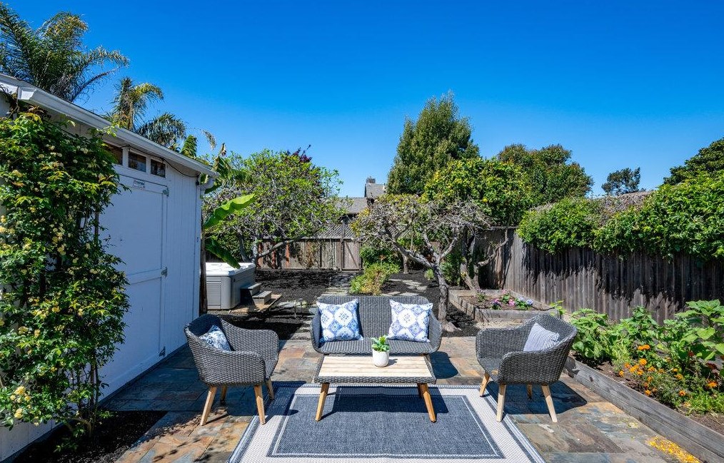 1220 Peralta Ave, Berkeley CA  94706-2406 exterior