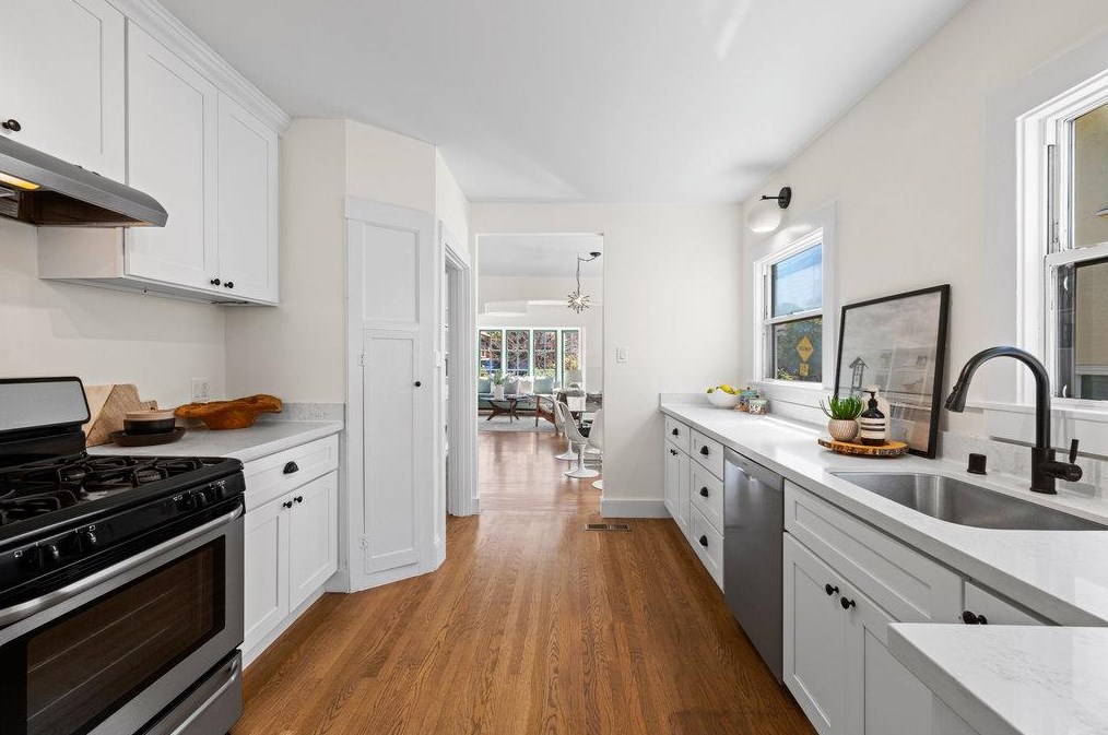 1220 Peralta Ave, Berkeley CA  94706-2406 exterior