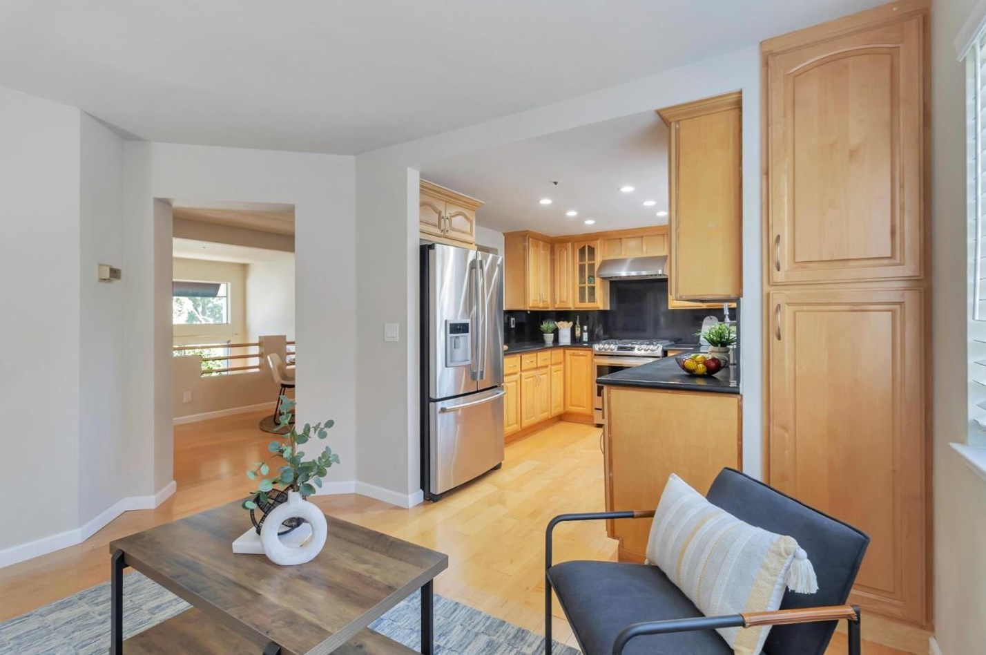 7 Court Ln, San Mateo CA  94404-2133 exterior