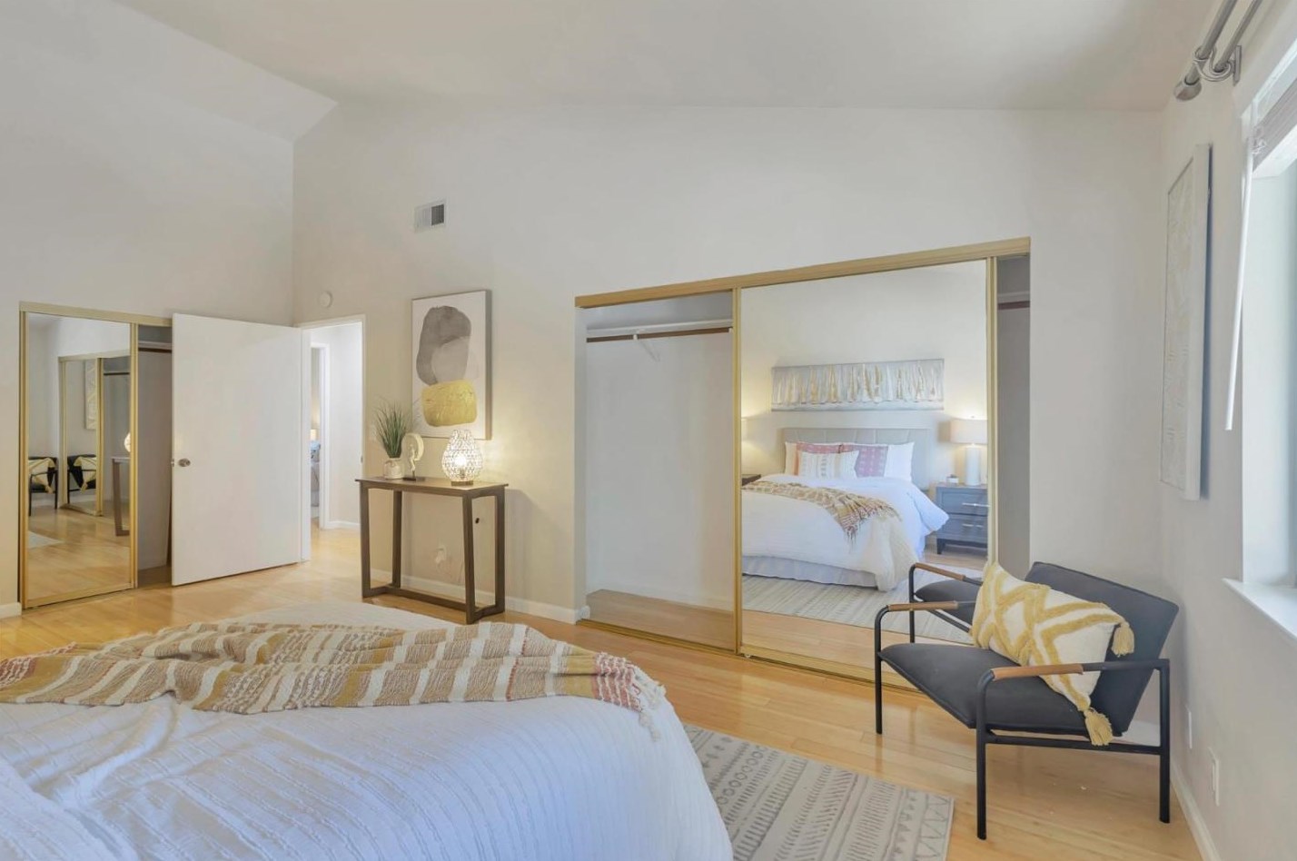 7 Court Ln, San Mateo CA  94404-2133 exterior