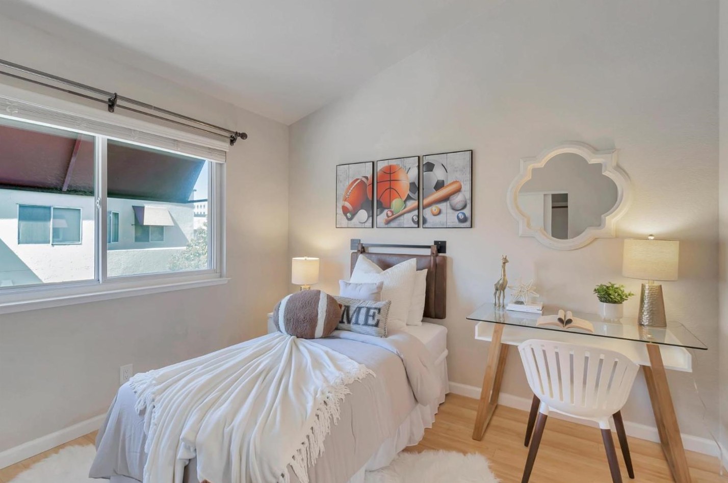 7 Court Ln, San Mateo CA  94404-2133 exterior