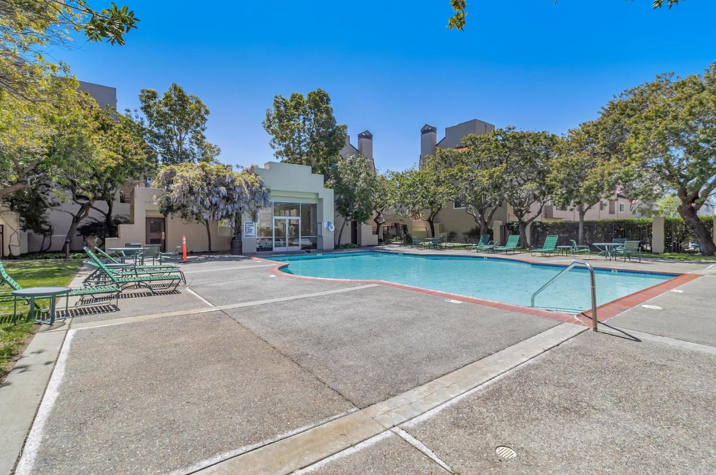 7 Court Ln, San Mateo CA  94404-2133 exterior