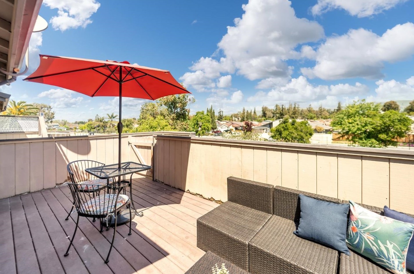 127 Silcreek Dr, San Jose CA  95116-7012 exterior