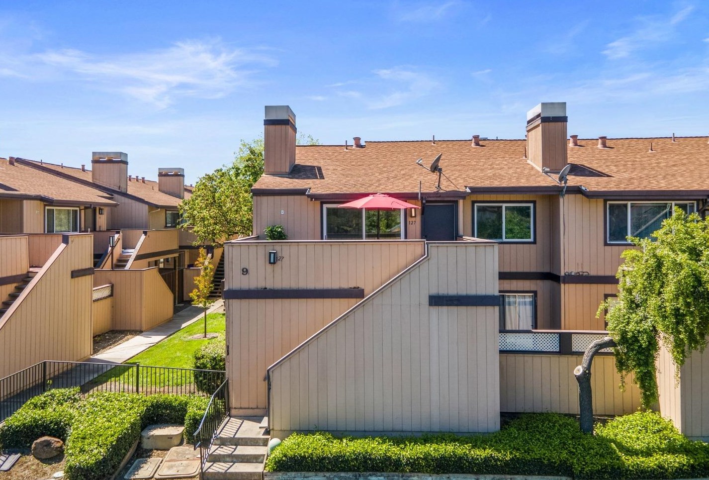 127 Silcreek Dr, San Jose CA  95116-7012 exterior
