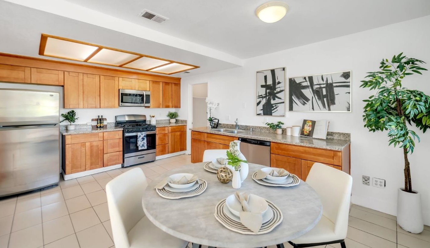 127 Silcreek Dr, San Jose CA  95116-7012 exterior