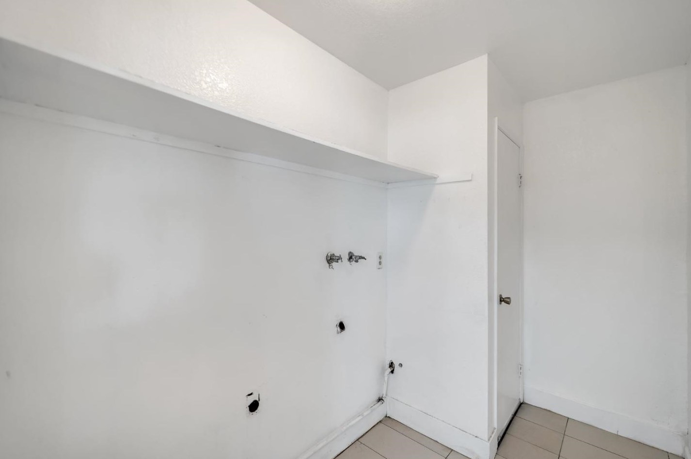 127 Silcreek Dr, San Jose CA  95116-7012 exterior