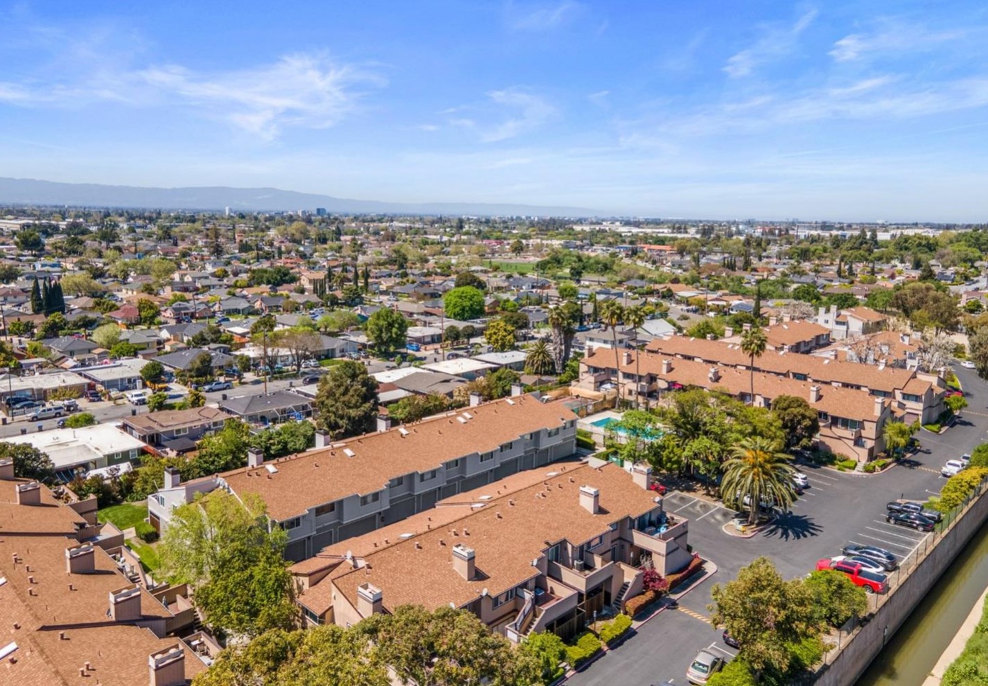 127 Silcreek Dr, San Jose CA  95116-7012 exterior