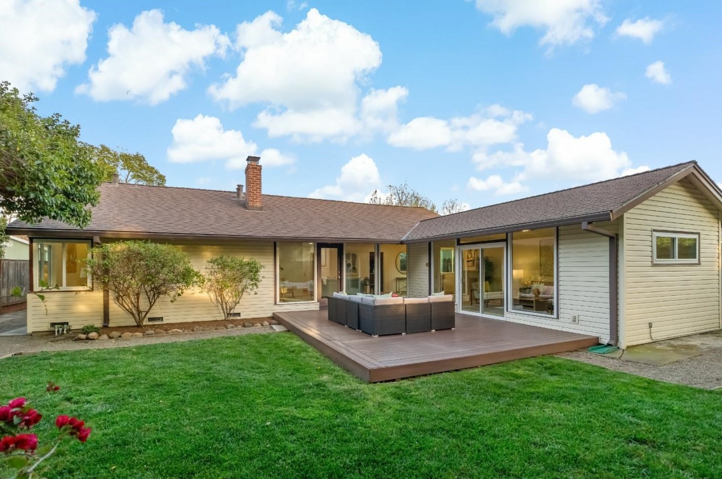 2418 Delaware Ave, Redwood City, CA 94061