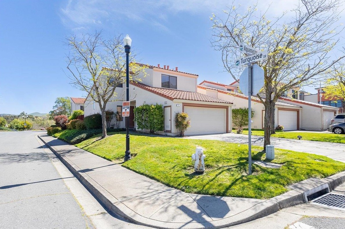 1 Aquamarine Ct, Rodeo, CA 94547