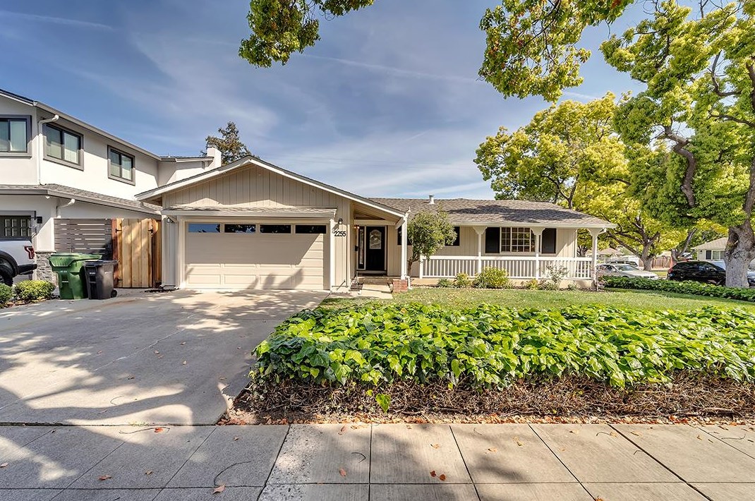 2255 Highland Park Ln, Campbell, CA 95008-4912
