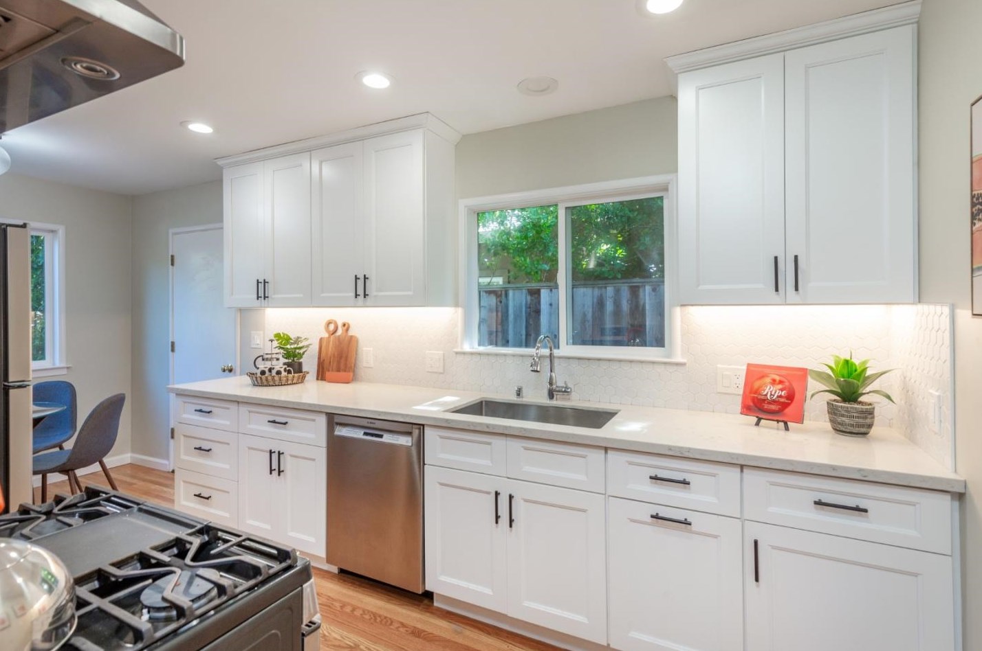 322 Beresford Ave, Redwood City CA  94061-3506 exterior