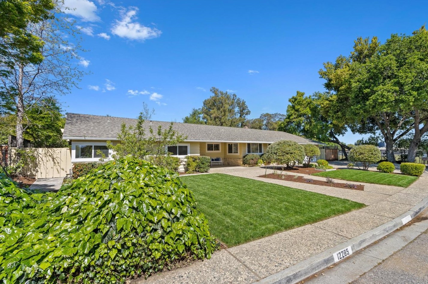 12285 Saratoga Creek Dr, Saratoga, CA 95070-3532