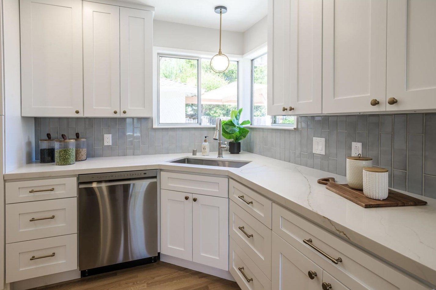 1812 Belburn Dr, Belmont CA  94002-1816 exterior