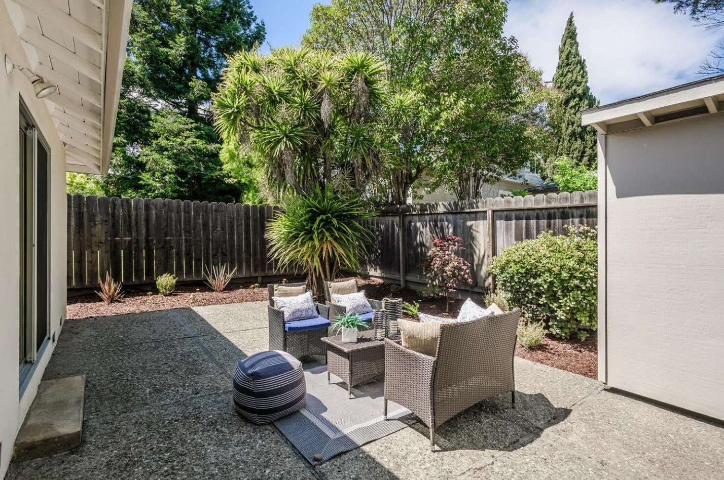 1812 Belburn Dr, Belmont CA  94002-1816 exterior