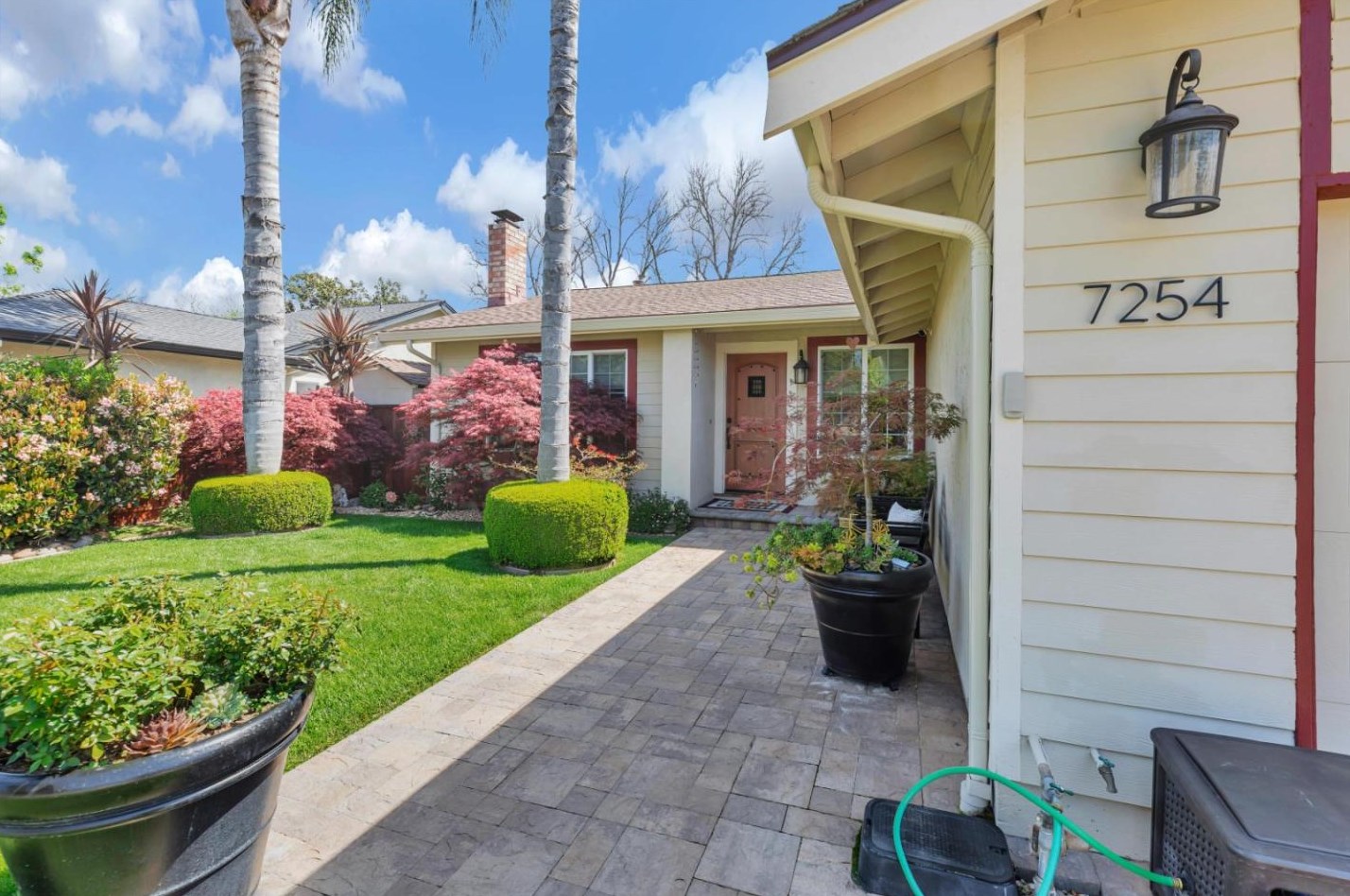 7254 Carr Pl, Gilroy, CA 95020-5916
