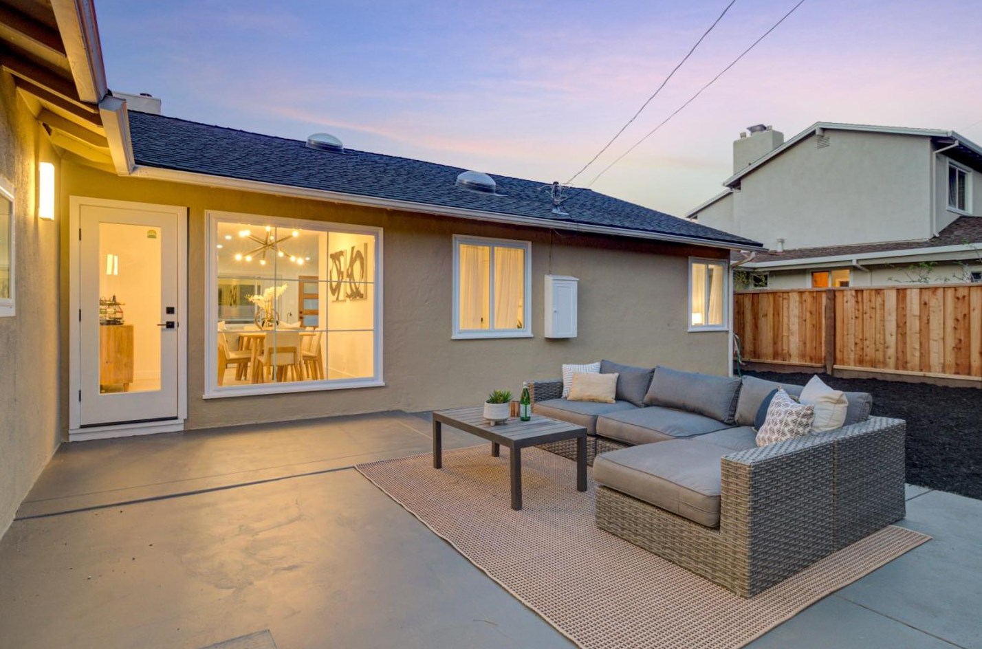 2712 Monterey St, San Mateo CA  94403-2629 exterior