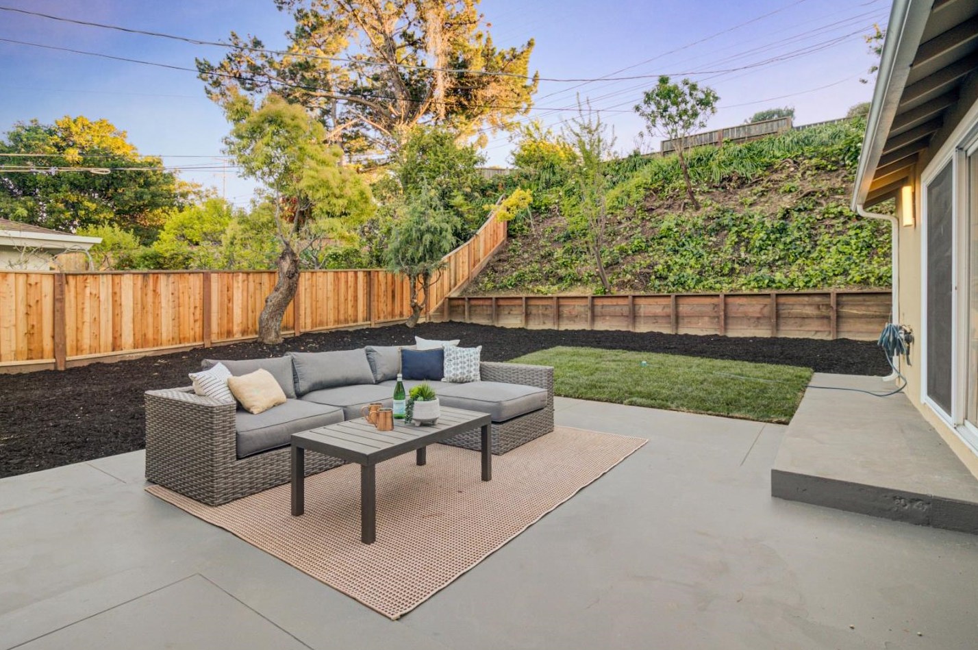 2712 Monterey St, San Mateo CA  94403-2629 exterior