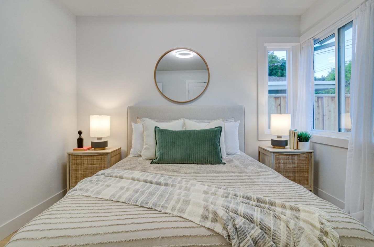 2712 Monterey St, San Mateo CA  94403-2629 exterior