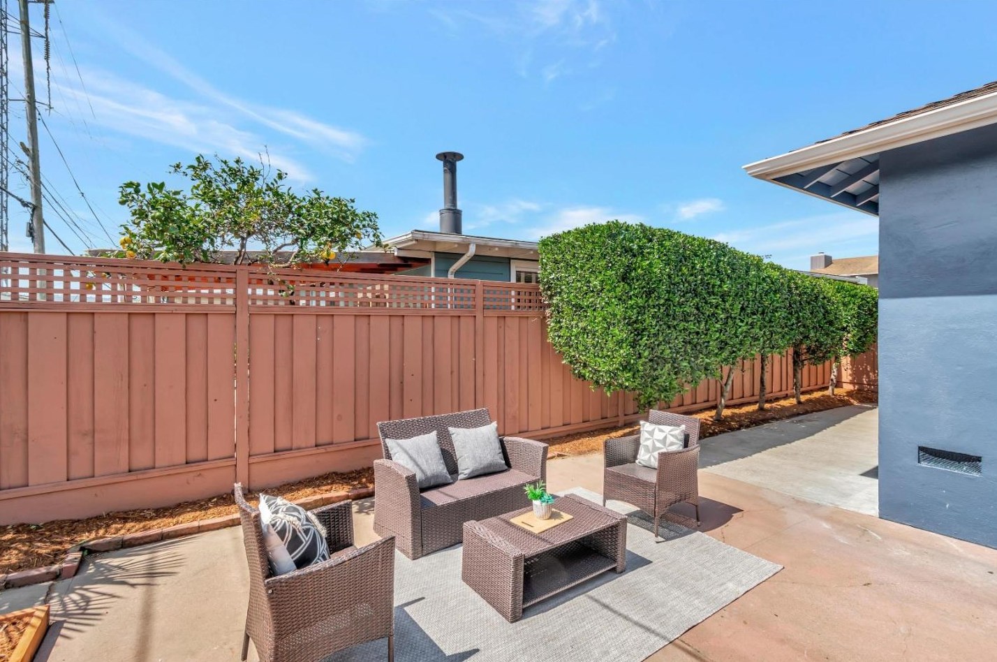 1277 Crestwood Dr, South San Francisco CA  94080-1324 exterior