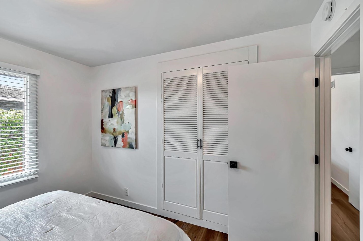 1277 Crestwood Dr, South San Francisco CA  94080-1324 exterior