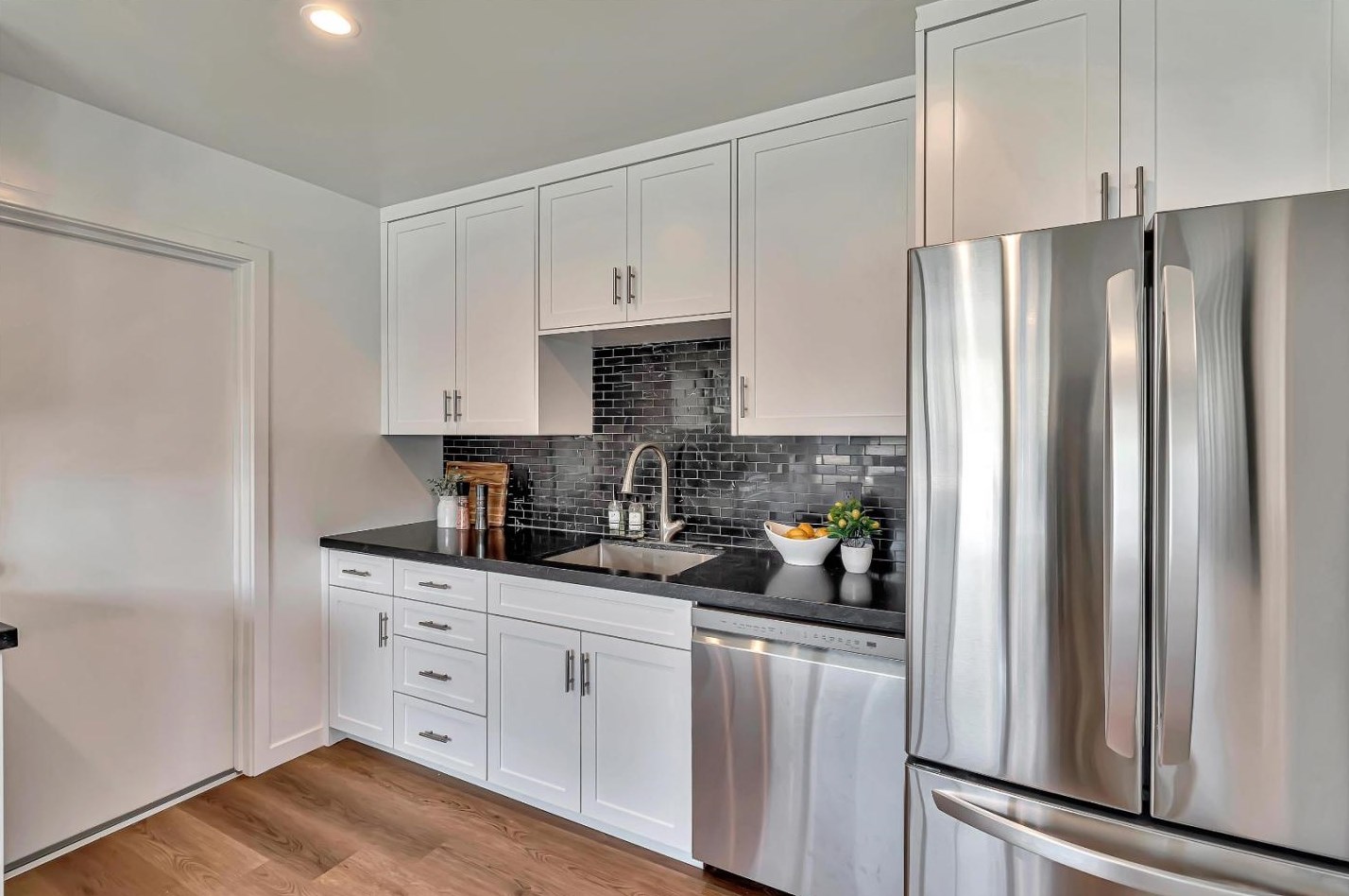 1277 Crestwood Dr, South San Francisco CA  94080-1324 exterior