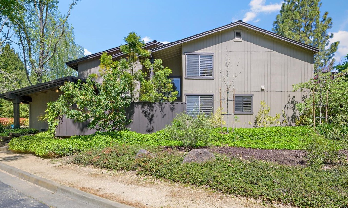 1260 Sharon Park Dr, Menlo Park, CA 94025-7030