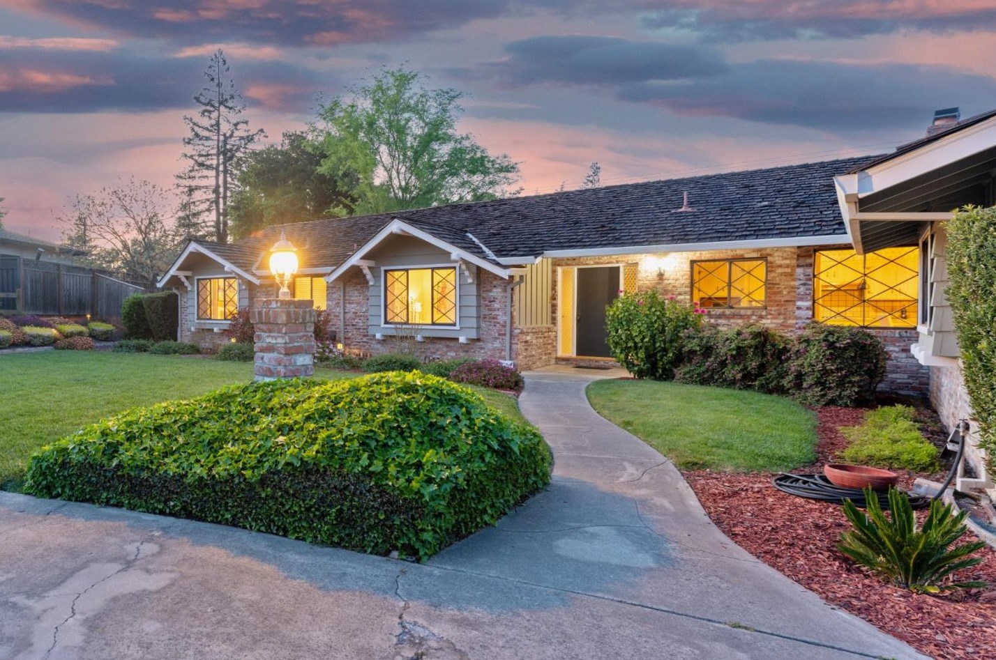 143 Longmeadow Dr, Los Gatos, CA 95032