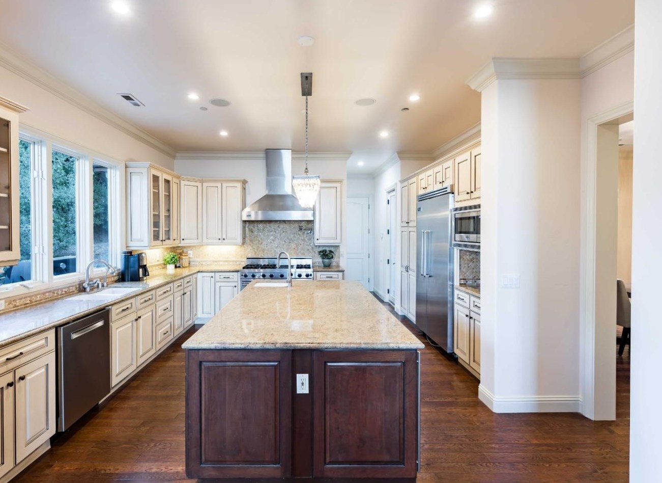 190 Vista Verde Way, Menlo Park CA  94028-8145 exterior