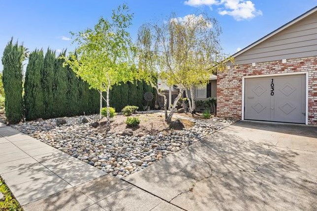 1032 W Hacienda Ave, Campbell, CA 95008