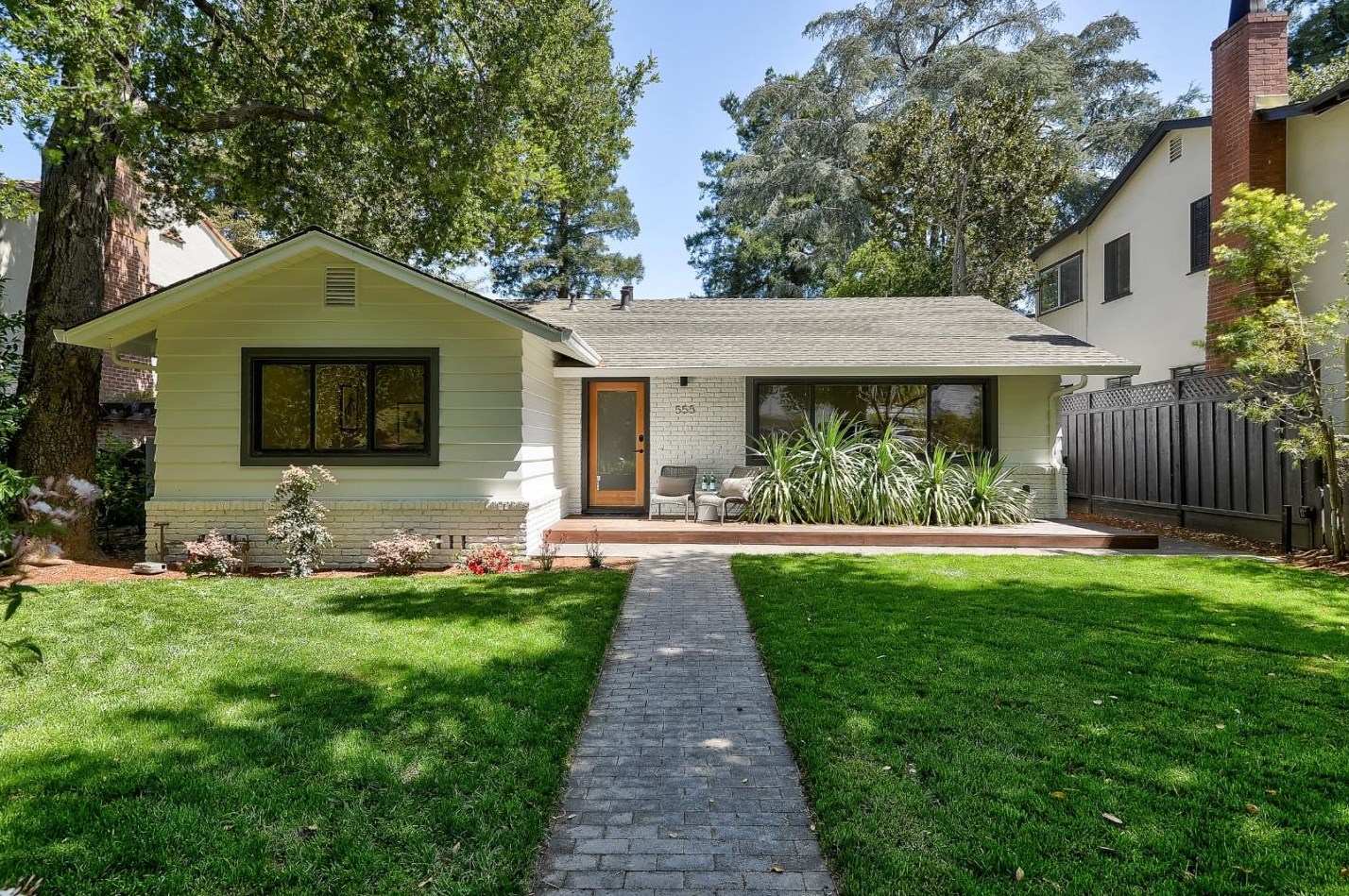 555 University Ave, Los Altos, CA 94022