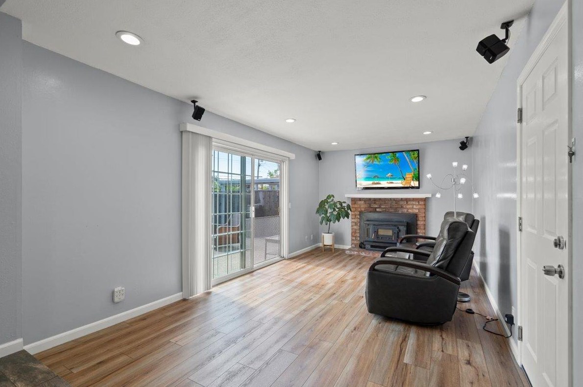 5819 Arapaho Dr, San Jose CA  95123-3205 exterior