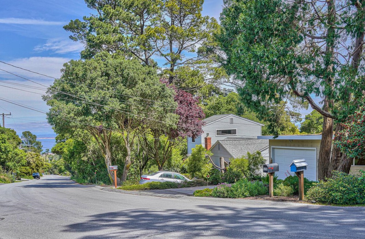 129 Monte Vista Dr, Monterey, CA 93940