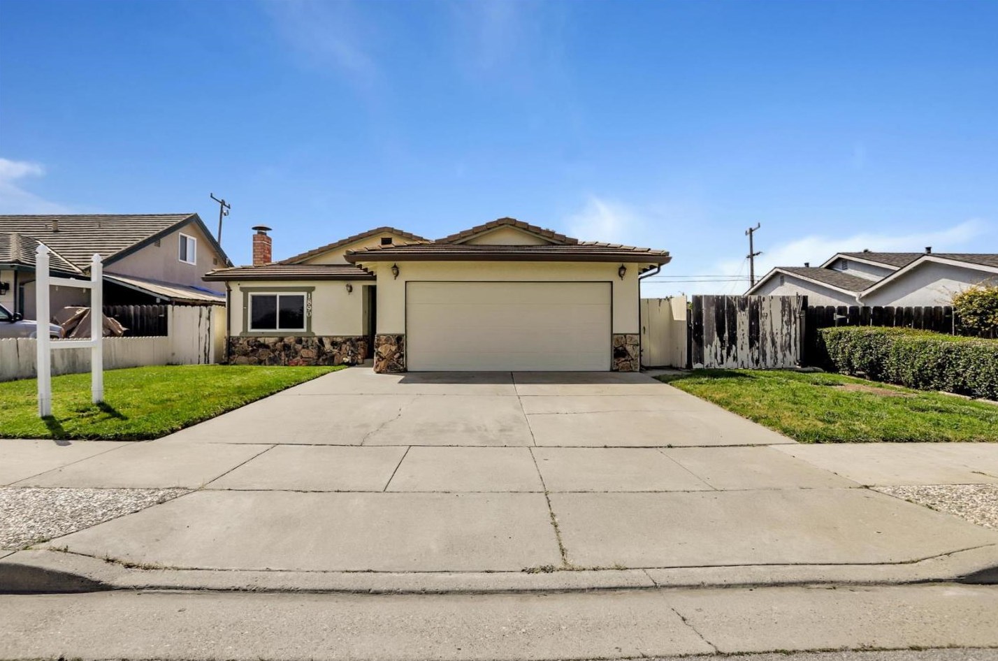 1890 Clearview Dr, Hollister, CA 95023