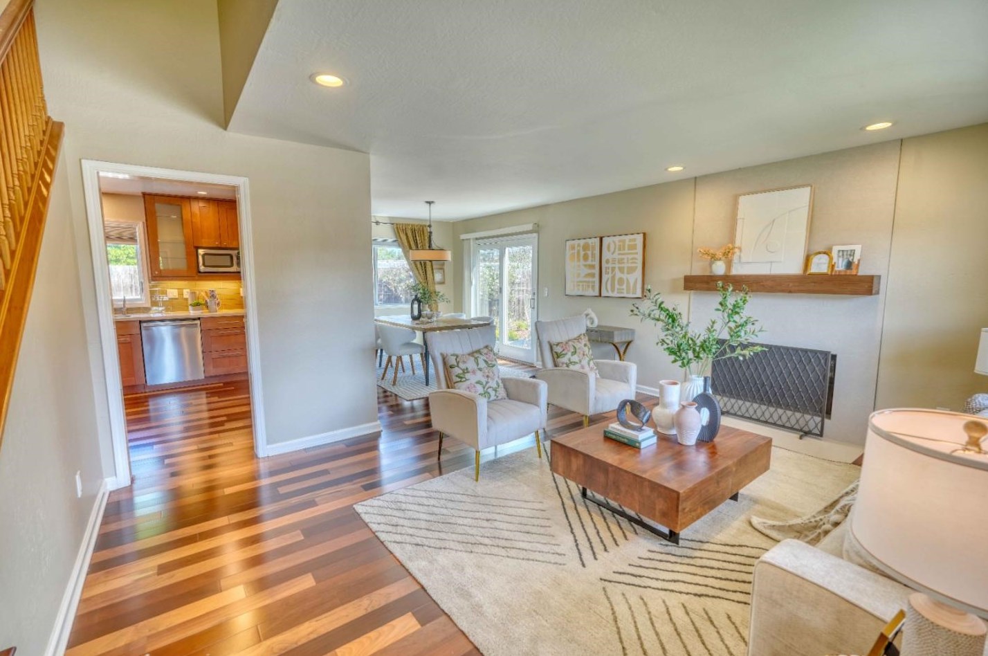14 Robin Ct, Palo Alto, CA 94303-1680