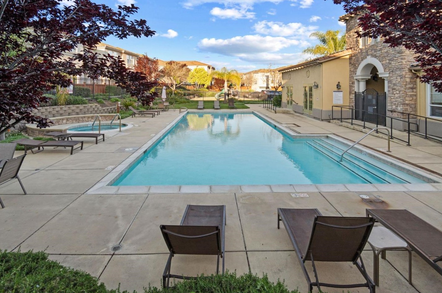 361 Vista Roma Way, San Jose CA  95136-4451 exterior