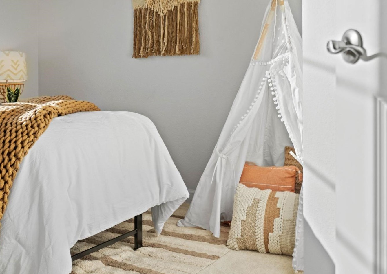 361 Vista Roma Way, San Jose CA  95136-4451 exterior