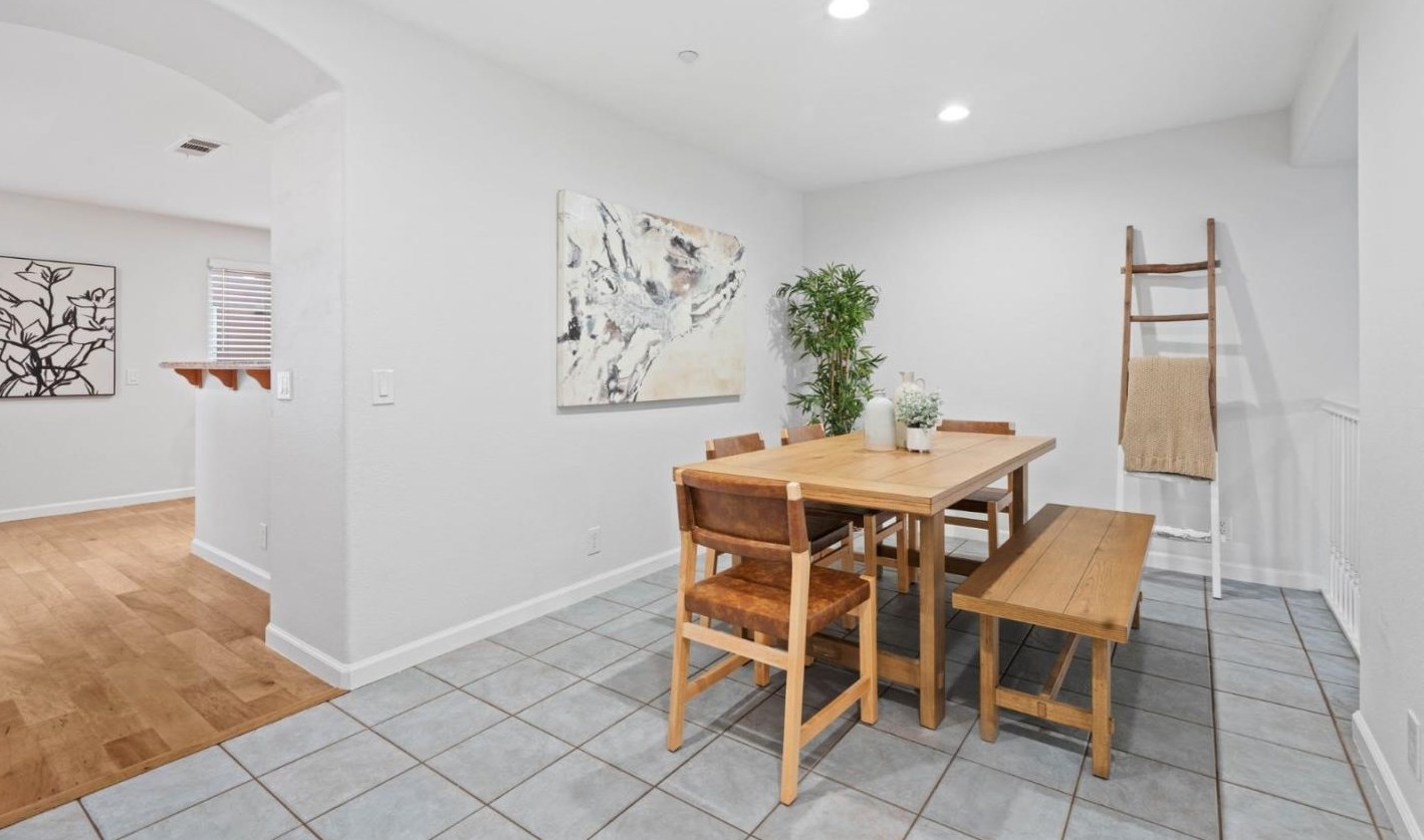 361 Vista Roma Way, San Jose CA  95136-4451 exterior