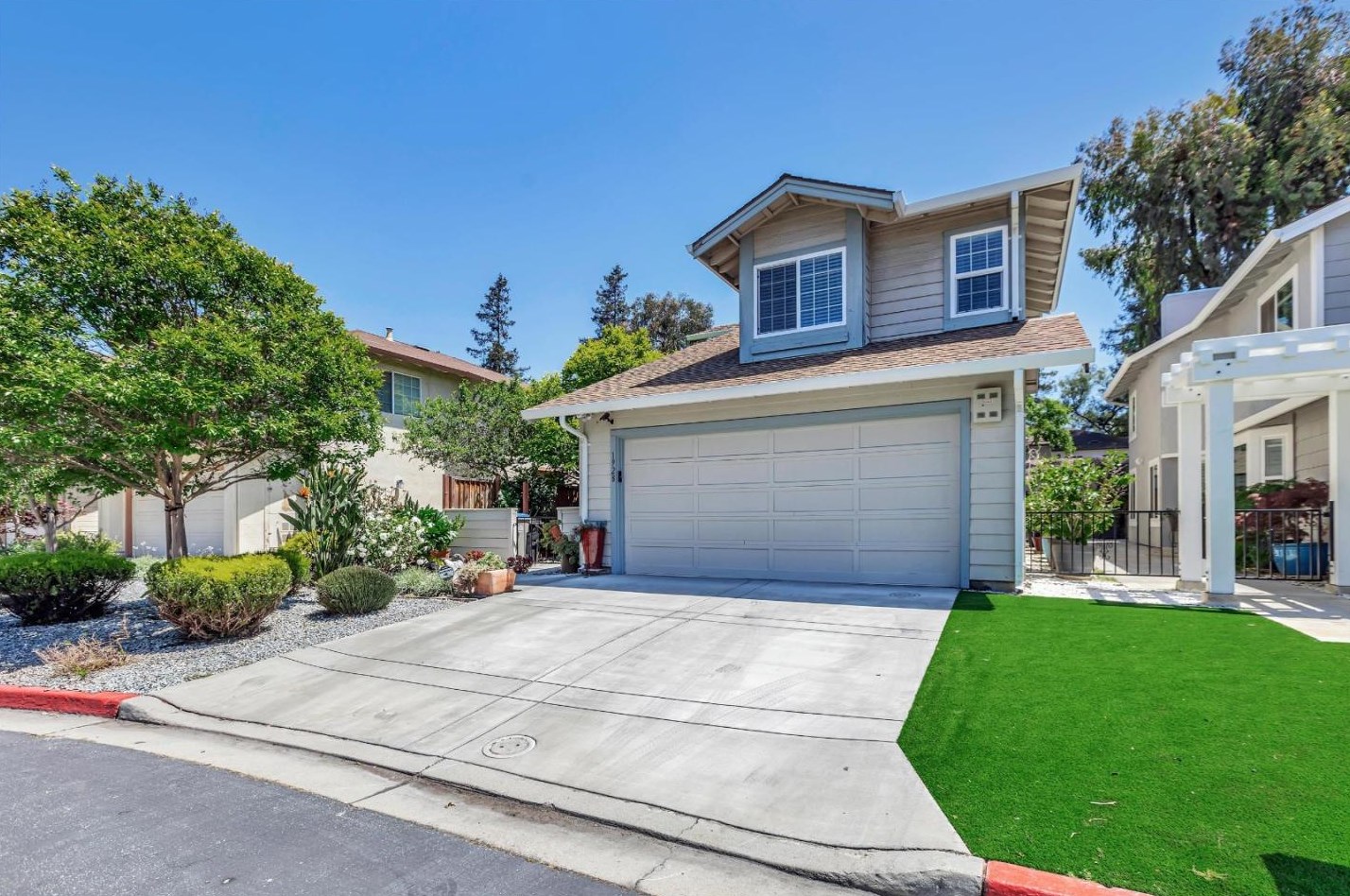 1928 Star Pl, San Jose, CA 95131-1983