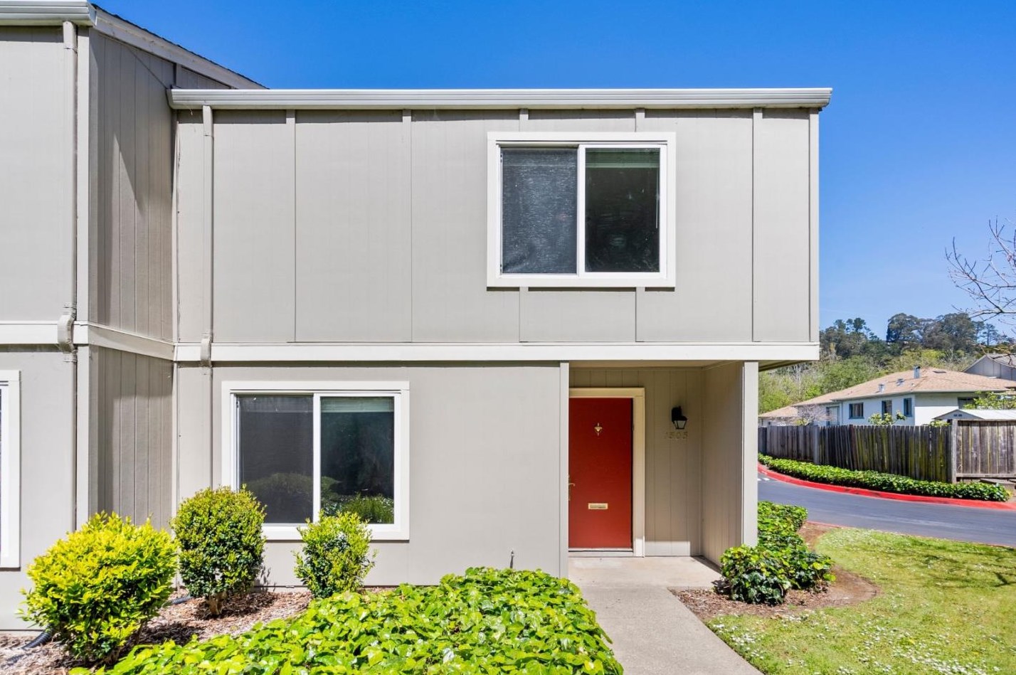 1303 Rosita Rd, Pacifica, CA 94044