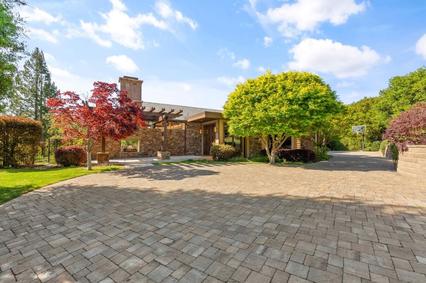 26063 Todd Ln, Los Altos, CA 94022