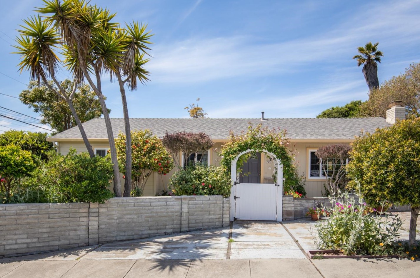 1251 Hillsdale St, Seaside, CA 93955