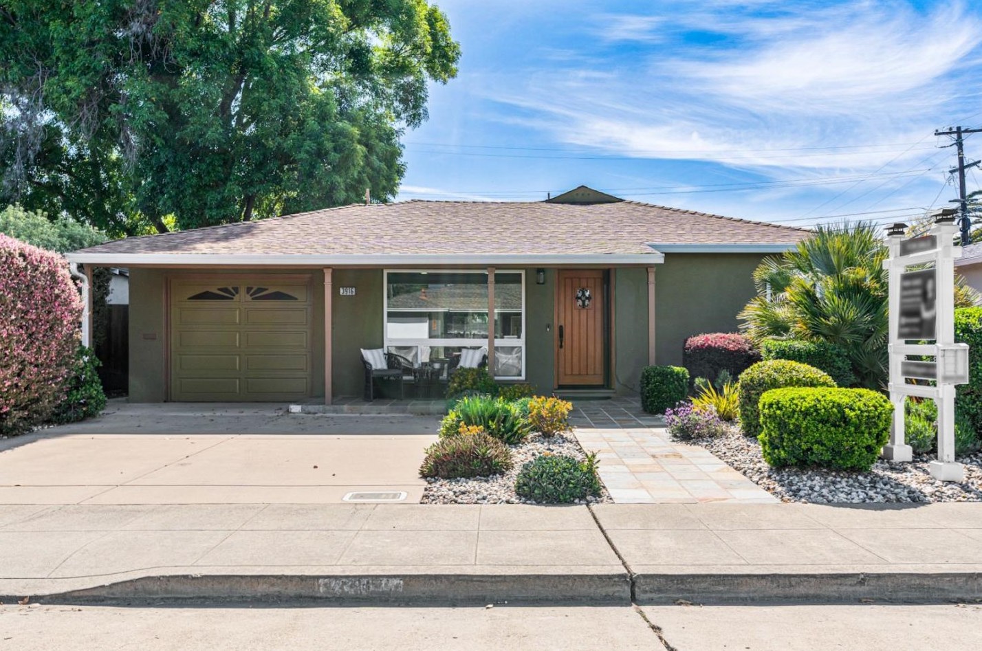 3916 Regan Dr, San Mateo, CA 94403-3647