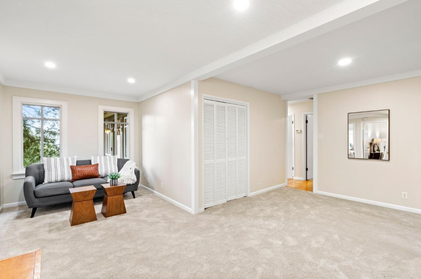 555 Smt Spg Rd, Redwood City CA  94062-4251 exterior