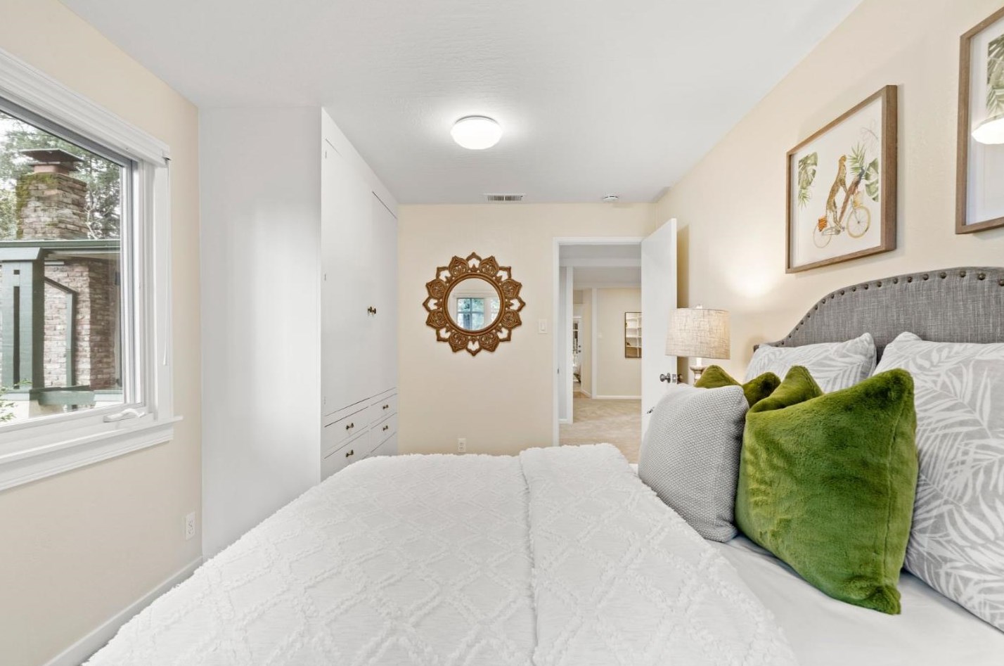 555 Smt Spg Rd, Redwood City CA  94062-4251 exterior
