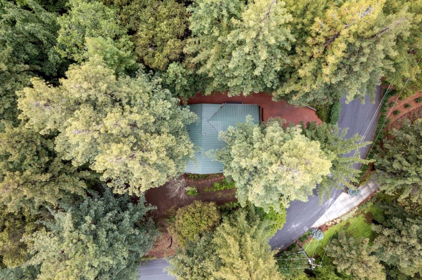 555 Smt Spg Rd, Redwood City CA  94062-4251 exterior