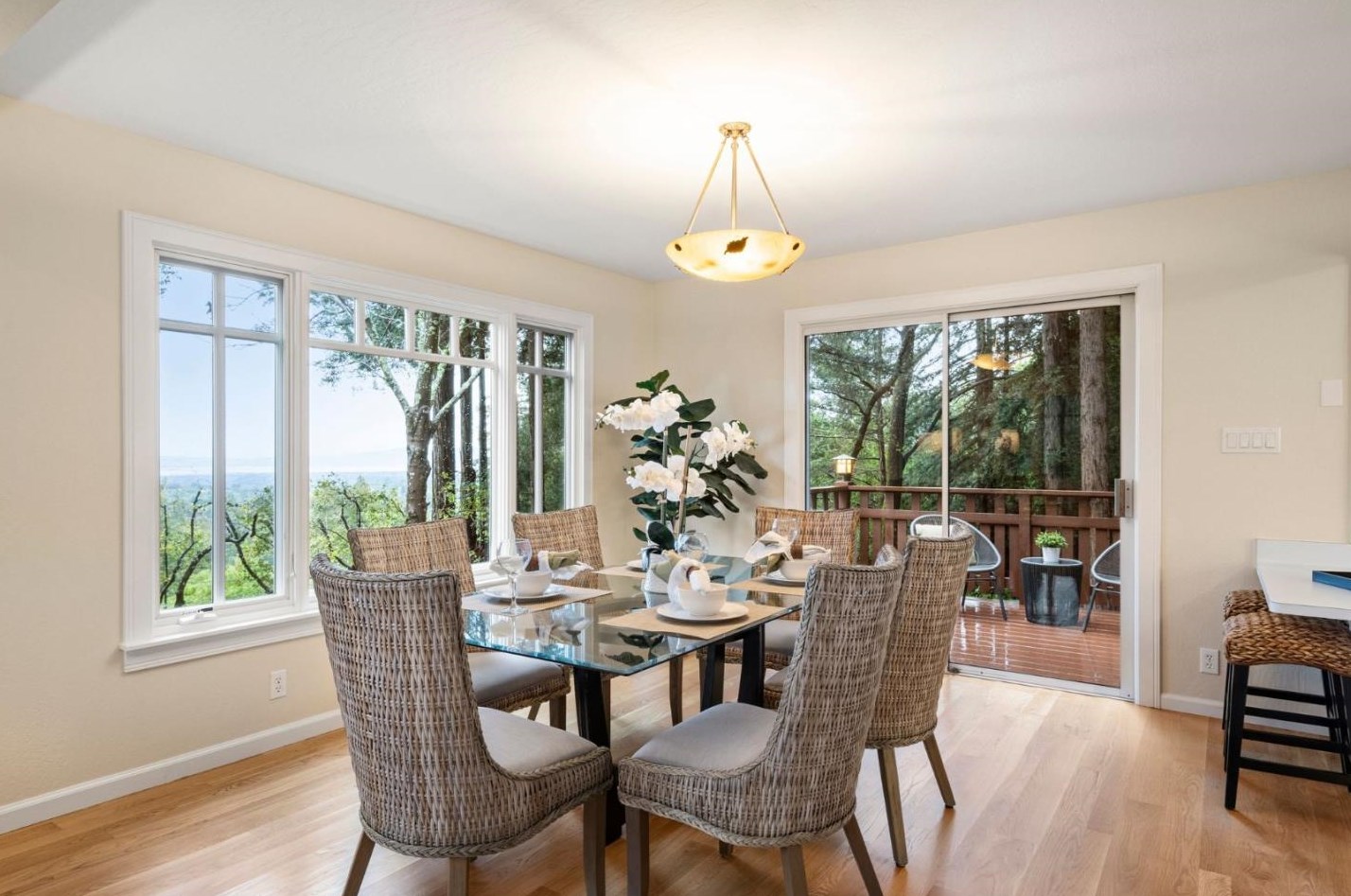 555 Smt Spg Rd, Redwood City CA  94062-4251 exterior