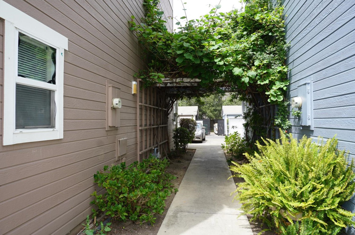 2035 San Antonio St, San Jose CA  95116-3096 exterior